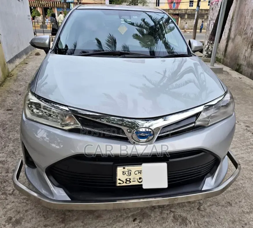 Toyota Corolla Fielder 1.5 Hybrid Front-Wheel Drive 2017 Silver