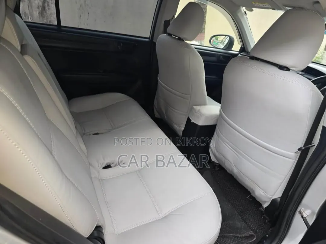 Toyota Corolla Fielder 1.5 Hybrid Front-Wheel Drive 2017 Silver