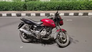 বাজাজ পালসার ১৫০ ২০১৩ রেড
