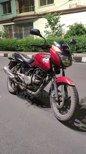 বাজাজ পালসার ১৫০ ২০১৩ রেড