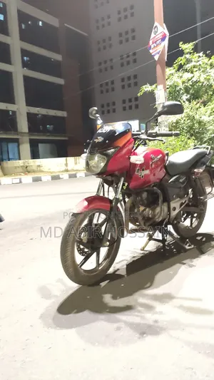 বাজাজ পালসার ১৫০ ২০১৩ রেড
