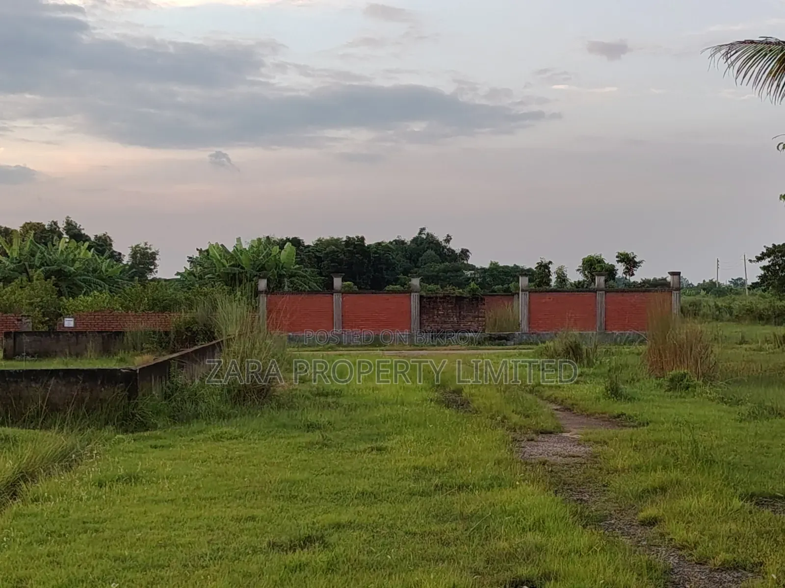 কর্নার ৩ কাঠা প্লট  ১৫ নং সেক্টরে
