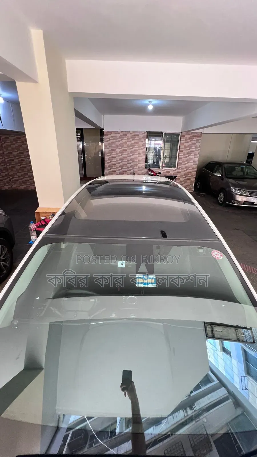 Toyota Prius 4dr Hatchback (1.8L 4cyl gas/electric hybrid CVT) 2016