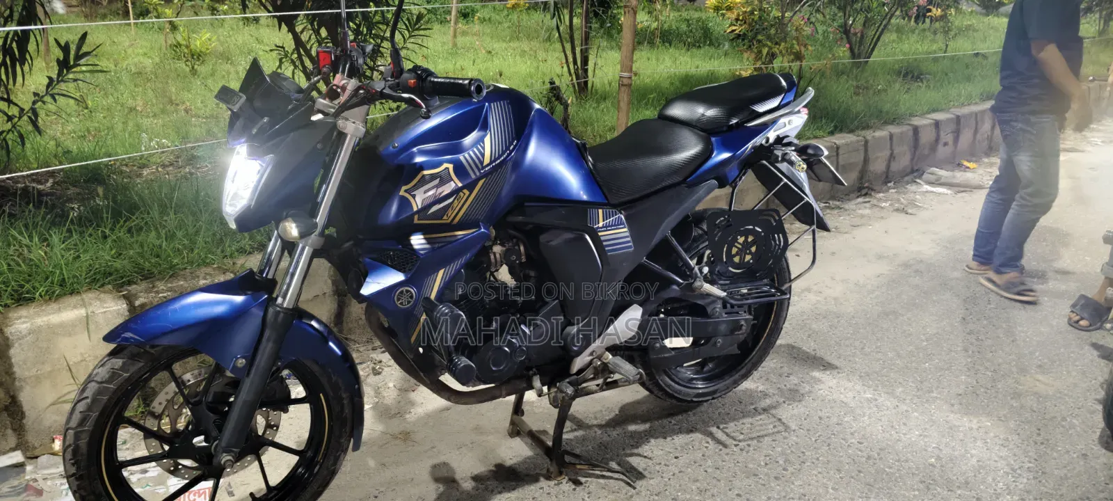 ইয়ামাহা এফজেড ২০২০ নীল
