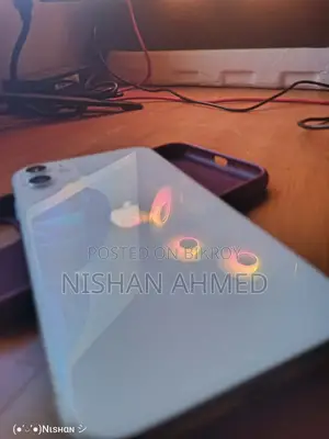 Apple iPhone 11 64 GB White