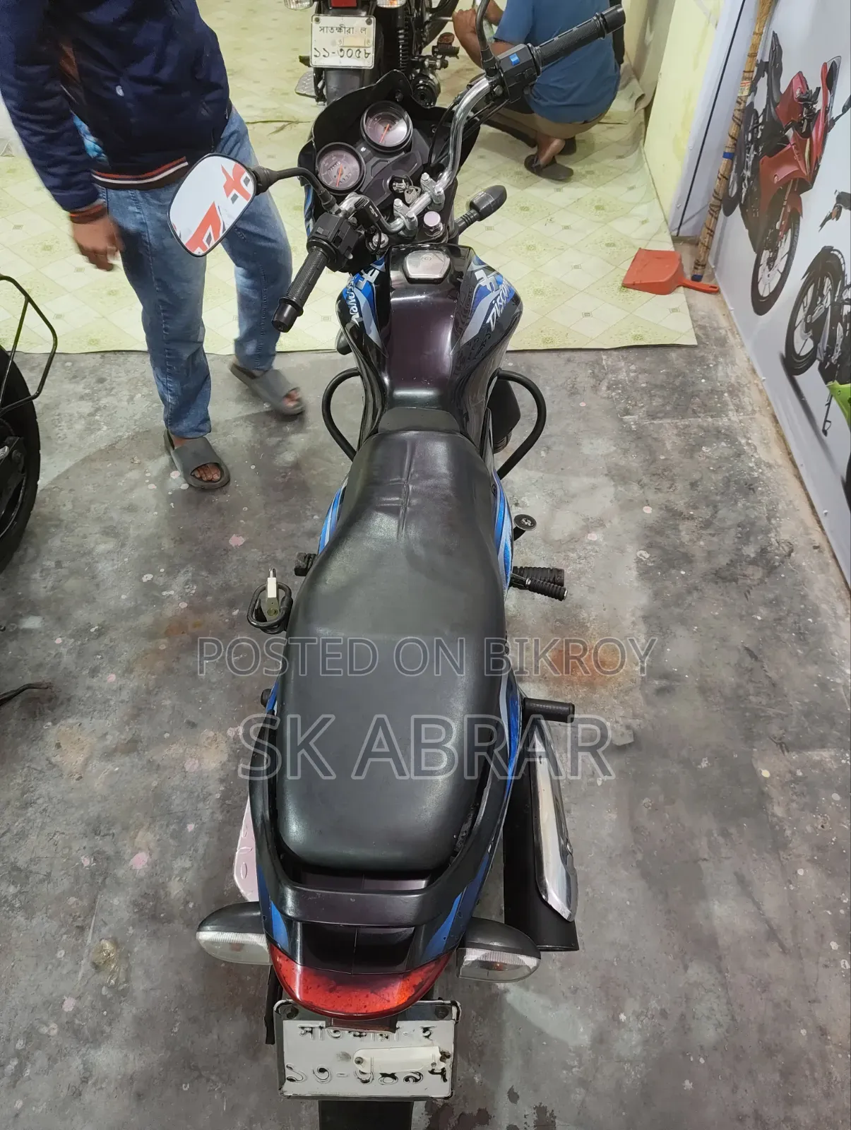 Bajaj Discover 100 2012 Black