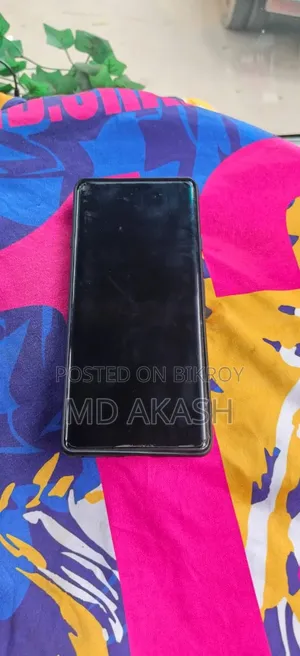 টেকনো ক্যামন ৪০ প্রো ৪জি ২৫৬ জিবি কালো