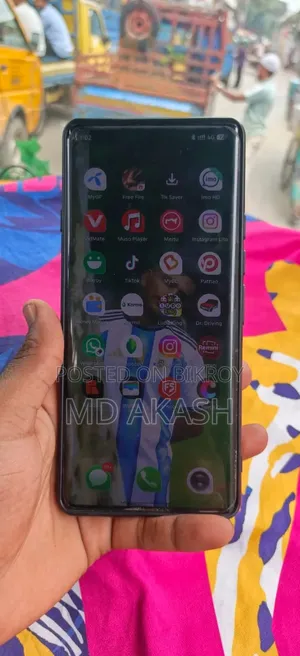টেকনো ক্যামন ৪০ প্রো ৪জি ২৫৬ জিবি কালো