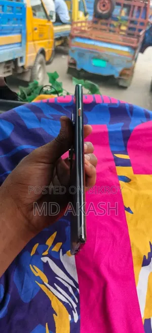 টেকনো ক্যামন ৪০ প্রো ৪জি ২৫৬ জিবি কালো
