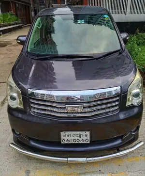 Toyota Noah 2012 Gray