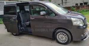 Toyota Noah 2012 Gray