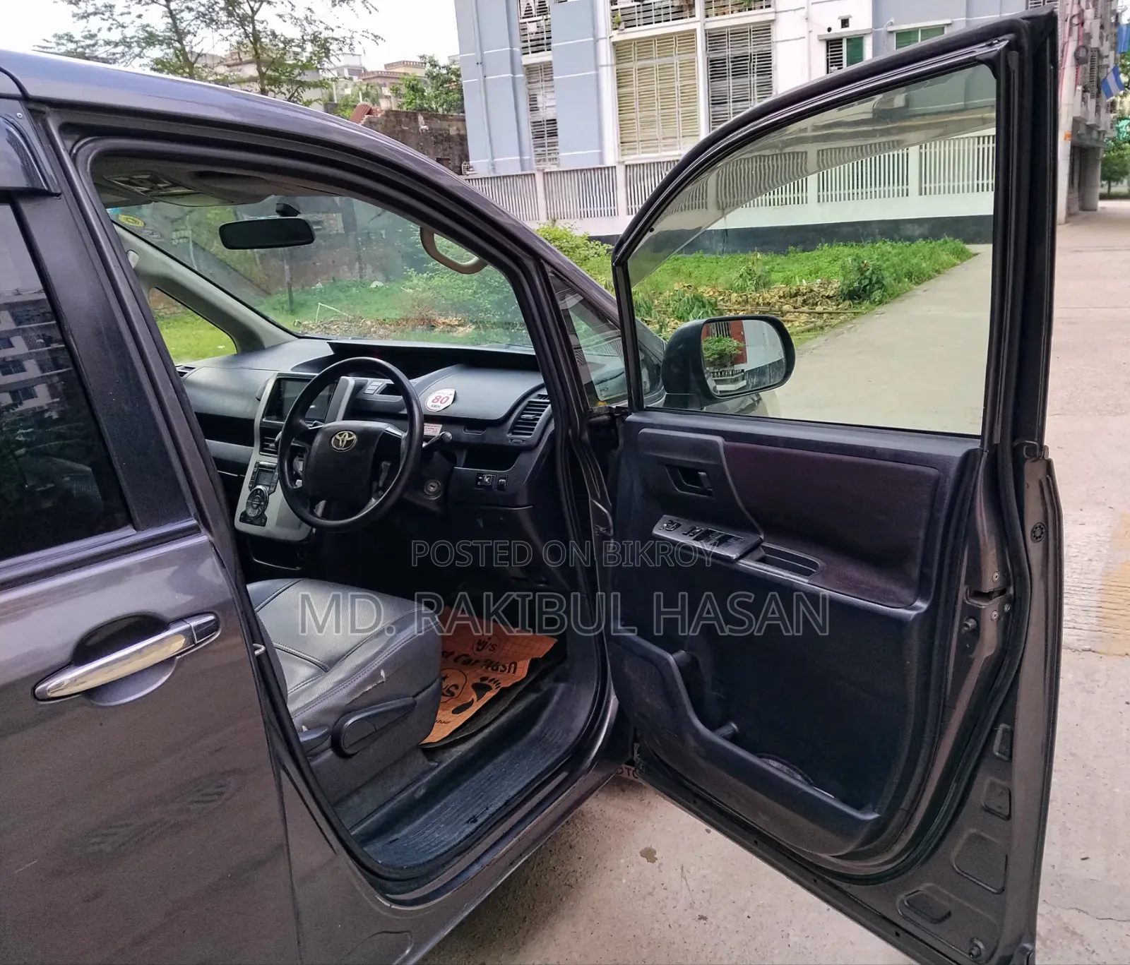 Toyota Noah 2012 Gray