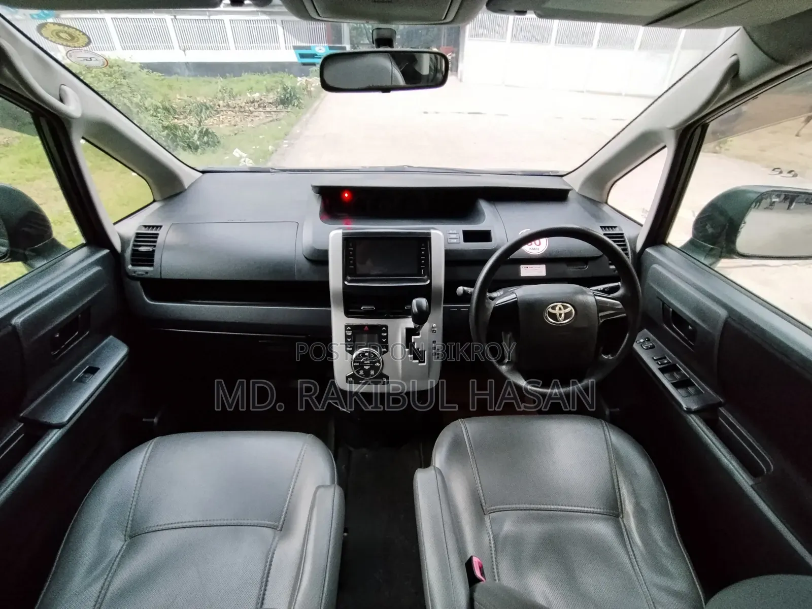Toyota Noah 2012 Gray