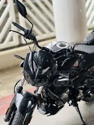 নতুন হিরো এক্সট্রিম ১২৫আর ২০২৬ কালো