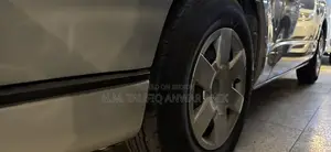 টয়োটা রেজিয়াস ১৯৯৮ সিলভার