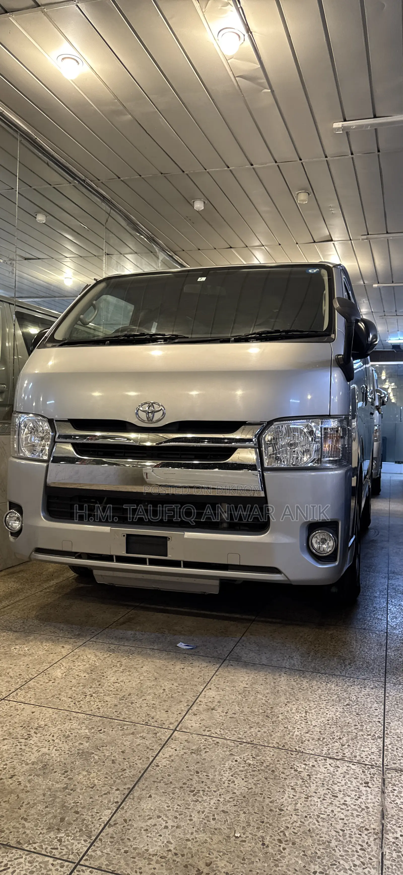 Toyota Regius 1998 Silver