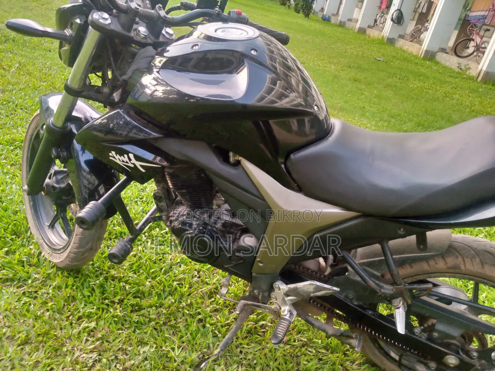 সুজুকি গিক্সার ২০২৩ কালো
