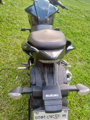 সুজুকি গিক্সার ২০২৩ কালো