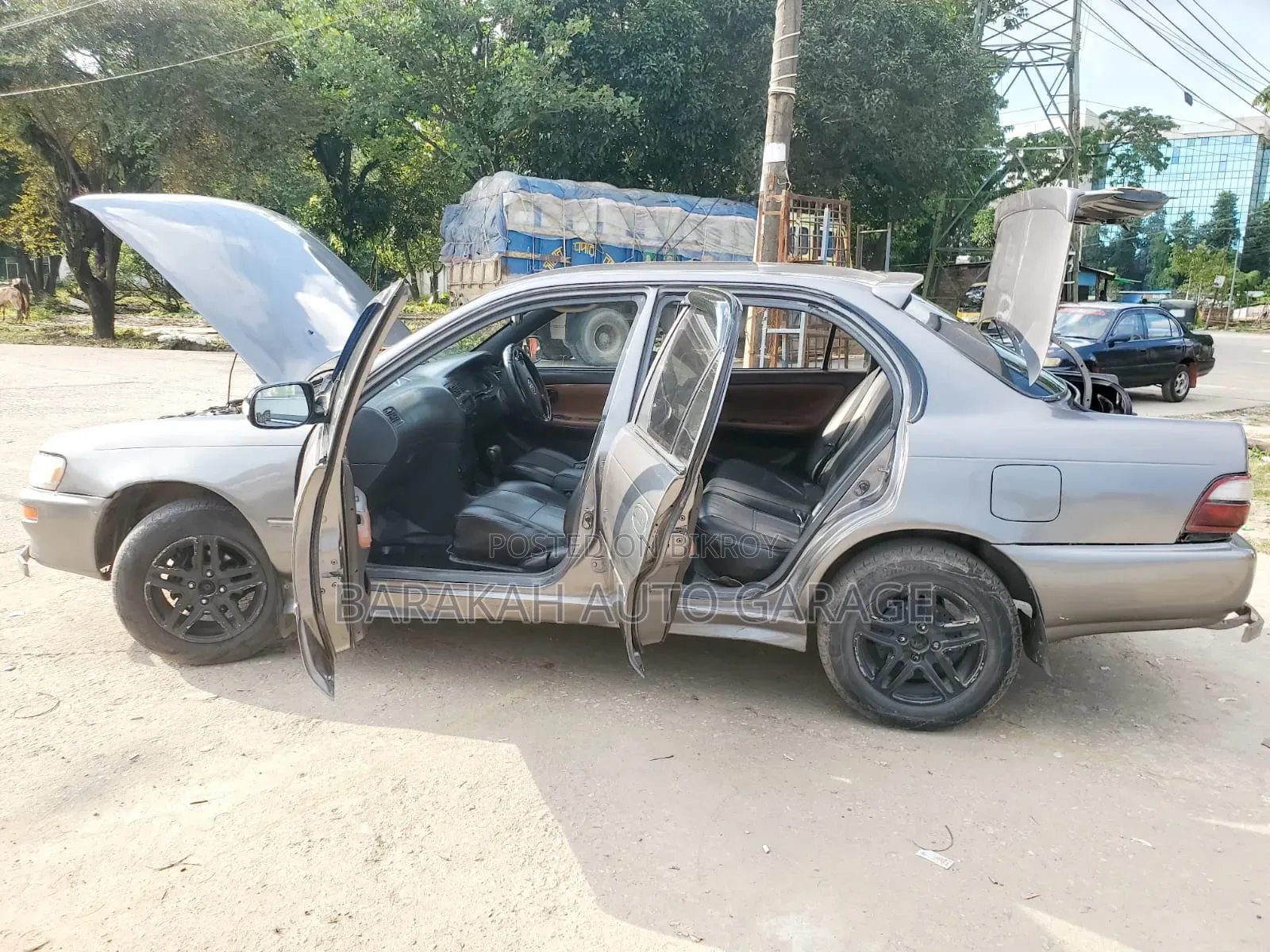 টয়োটা করোল্লা ১৯৯২ গ্রে