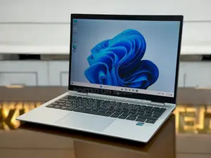 Laptop HP Elitebook 830 G11 16GB Intel Core Ultra 7 SSD 512GB
