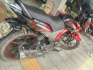 টিভিএস স্ট্রাইকার ১২৫ ২০১৯ লাল