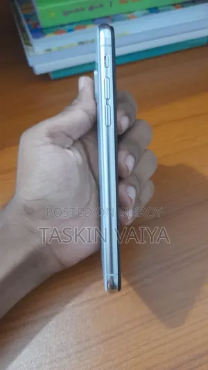 অ্যাপল আইফোন এক্স ২৫৬ জিবি সাদা