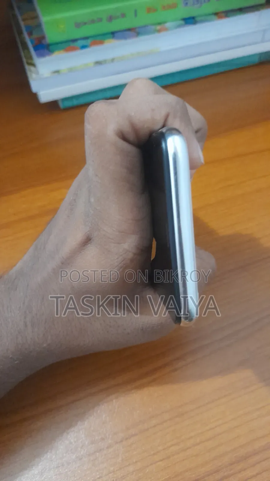 অ্যাপল আইফোন এক্স ২৫৬ জিবি সাদা