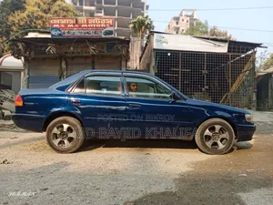 টয়োটা করোলা ১৯৯৫ নীল