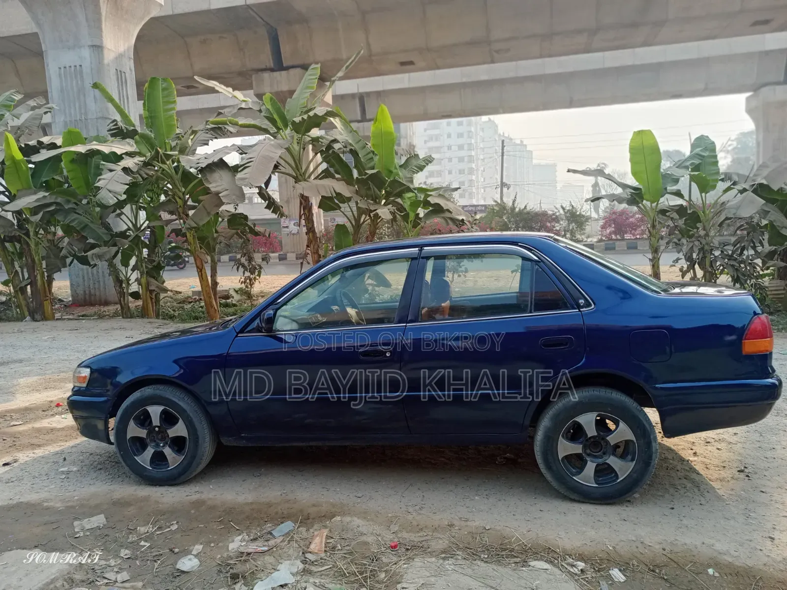 টয়োটা করোলা ১৯৯৫ নীল