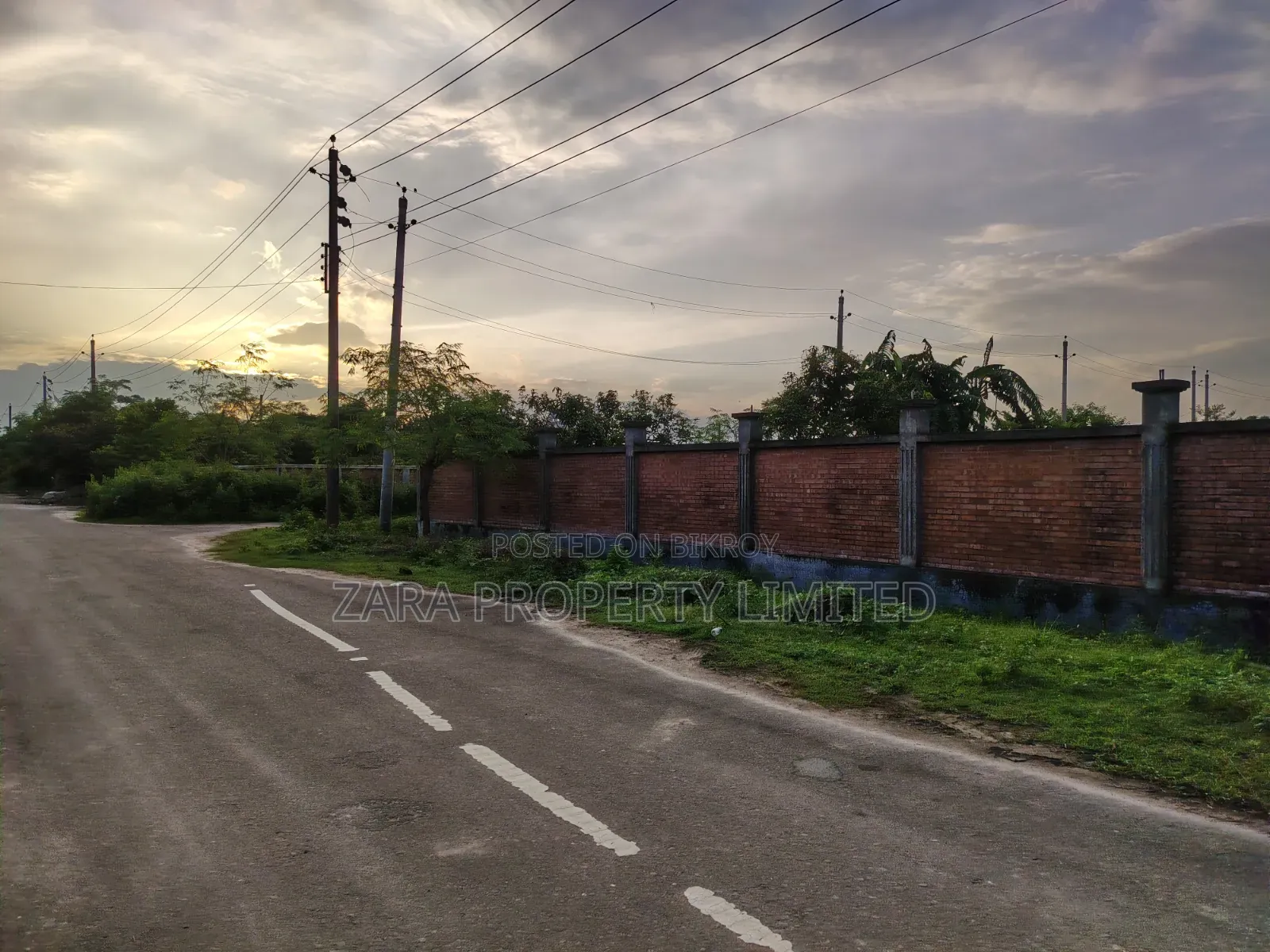 রাজউক পূর্বাচল ৩ কাঠা প্লট ২৮ নং সেক্টরে পাকারাস্তা