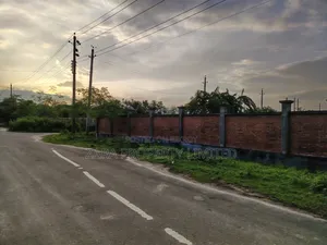 রাজউক পূর্বাচল ৩ কাঠা প্লট ২৮ নং সেক্টরে পাকারাস্তা