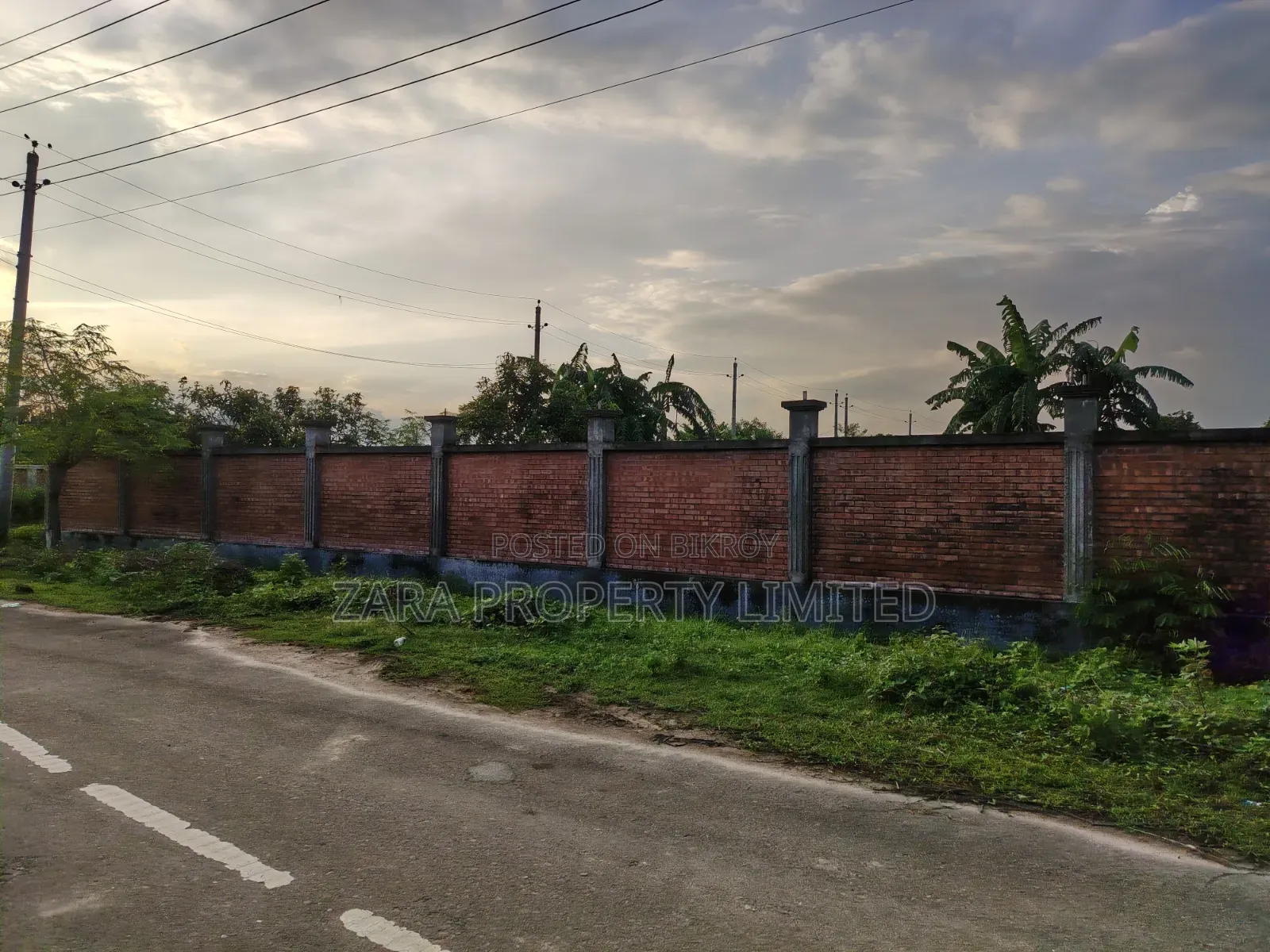 রাজউক পূর্বাচল ৩ কাঠা প্লট ২৮ নং সেক্টরে পাকারাস্তা