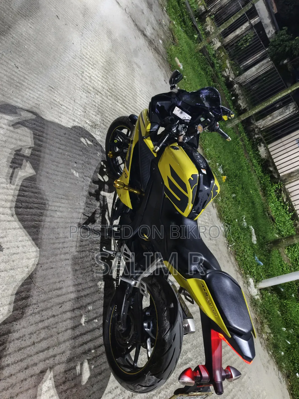 Yamaha R15 V3 2018 Yellow