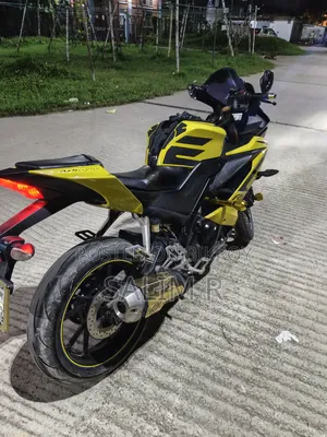 Yamaha R15 V3 2018 Yellow