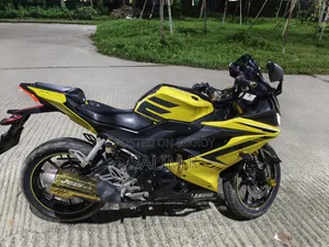 Yamaha R15 V3 2018 Yellow