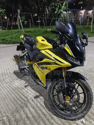 Yamaha R15 V3 2018 Yellow
