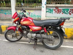 হিরো এইচএফ ডিলাক্স ২০১৬ লাল