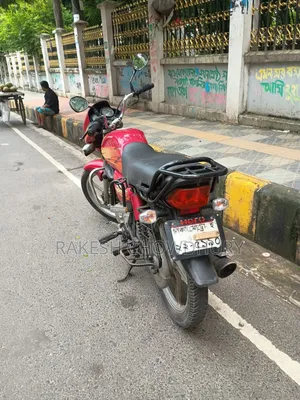 হিরো এইচএফ ডিলাক্স ২০১৬ লাল