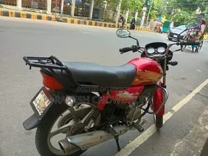 হিরো এইচএফ ডিলাক্স ২০১৬ লাল