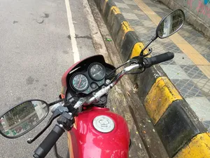 হিরো এইচএফ ডিলাক্স ২০১৬ লাল