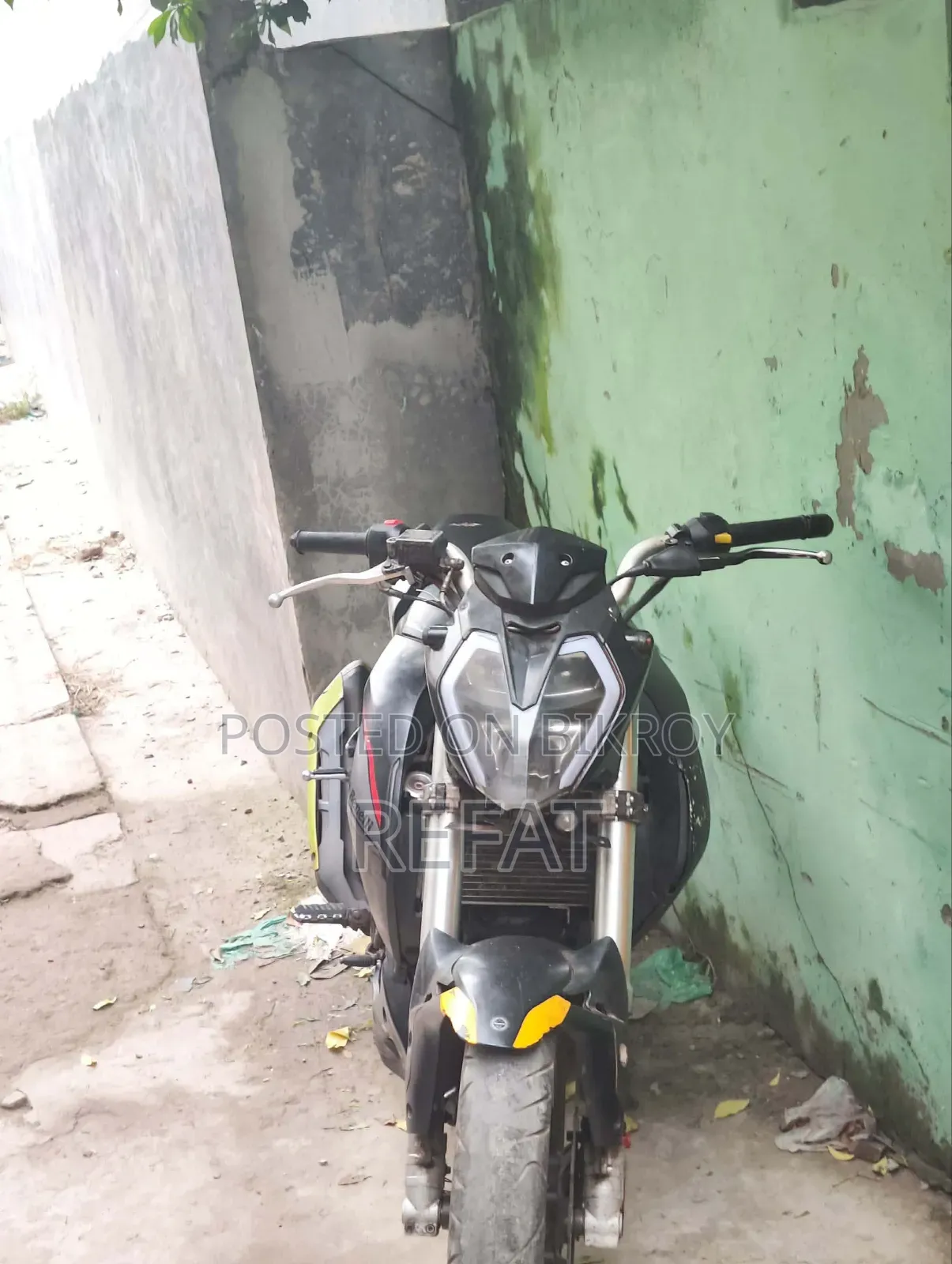 বেনেলি ইম্পেরিয়ালে ৪০০ ২০২১ ব্ল্যাক