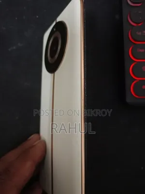 রিয়েলমি ১১ প্রো ১২৮ জিবি গোল্ড