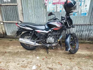 বাজাজ ডিসকভার ১০০ ২০১৫ ব্ল্যাক