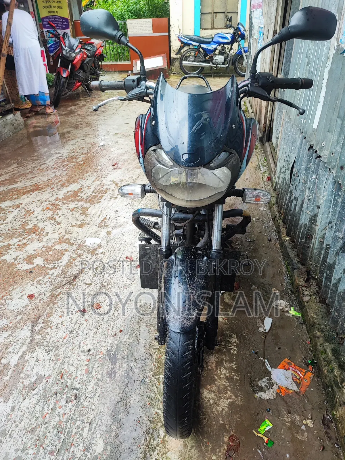 বাজাজ ডিসকভার ১০০ ২০১৫ ব্ল্যাক
