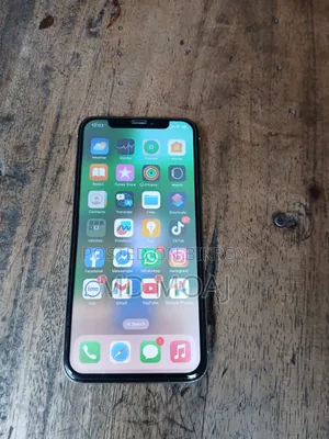 Apple iPhone X 64 GB White