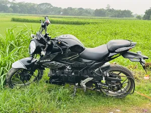 নতুন সুজুকি জিক্সার ২০২৩ কালো