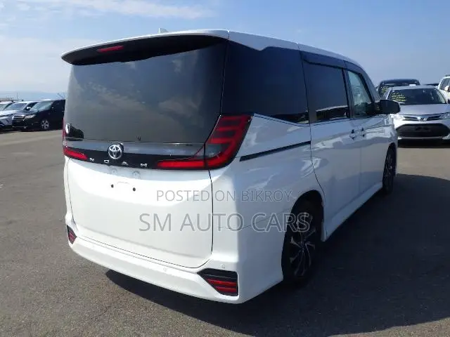 Toyota Noah 2022 Pearl