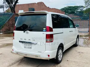 Toyota Noah 2006 Pearl