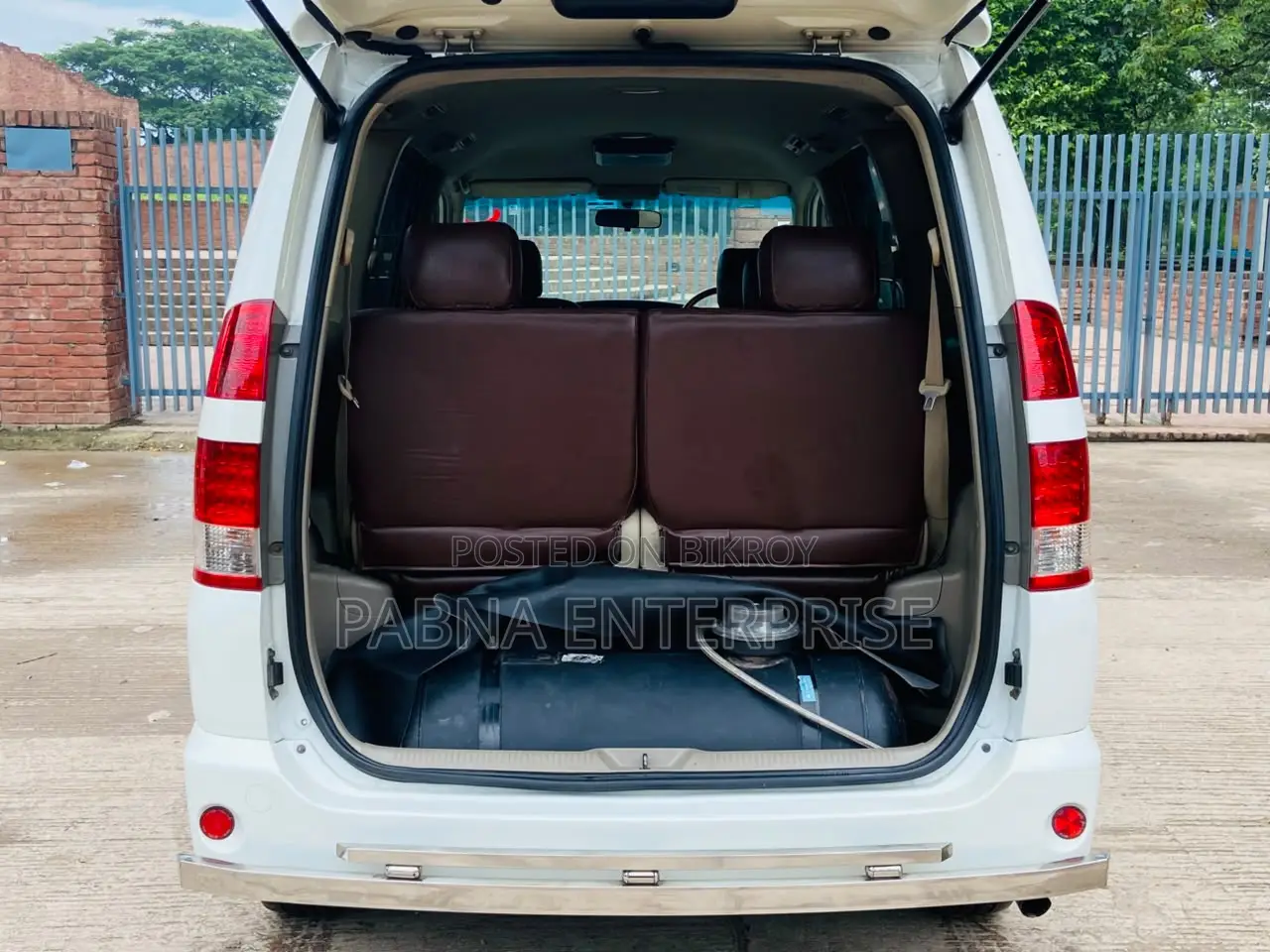 Toyota Noah 2006 Pearl