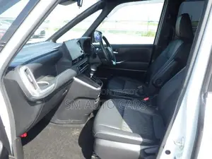 Toyota Noah 2022 Pearl